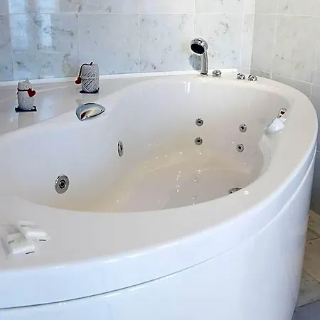 Le Bugne Aparthotel 4*