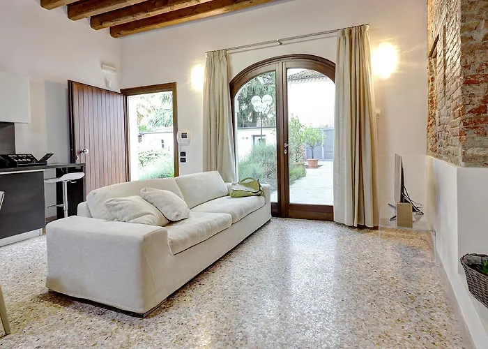 アパートホテル Le Bugne